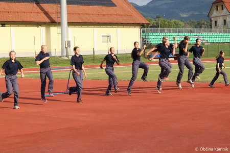 Pred odhodom na gasilsko olimpijado smo zaželeli veliko uspeha mladinkam PGD Zgornji Tuhinj (2)